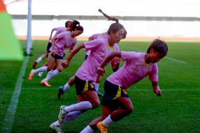 九州体育入口-国际女足备战有惊无险,再冲金牌是真的吗